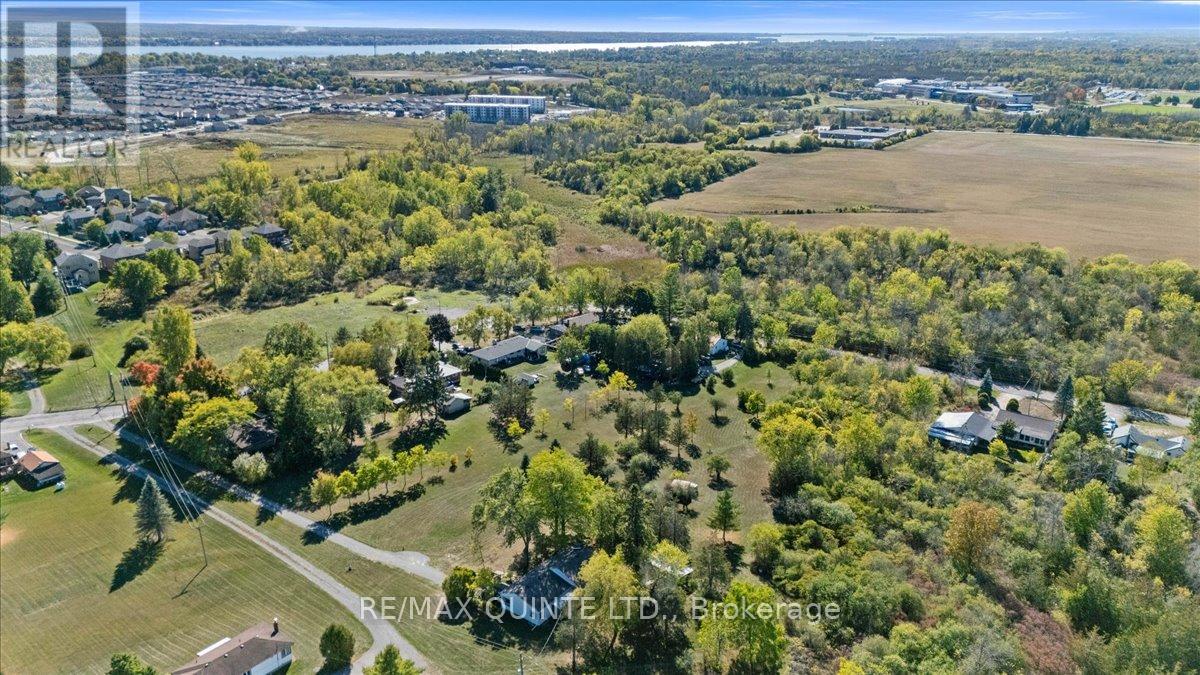404 Bridge Street W, Belleville, Ontario  K8N 4Z2 - Photo 16 - X12441864