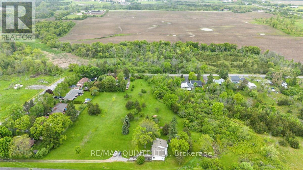 404 Bridge Street W, Belleville, Ontario  K8N 4Z2 - Photo 2 - X12441864