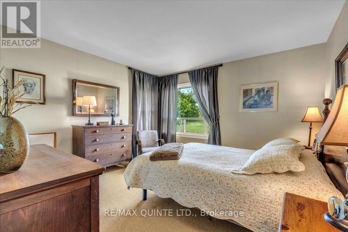 404 Bridge Street W, Belleville, Ontario  K8N 4Z2 - Photo 24 - X12441864