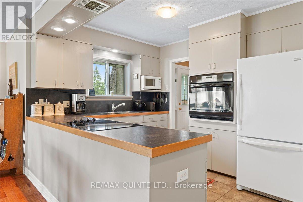 404 Bridge Street W, Belleville, Ontario  K8N 4Z2 - Photo 32 - X12441864