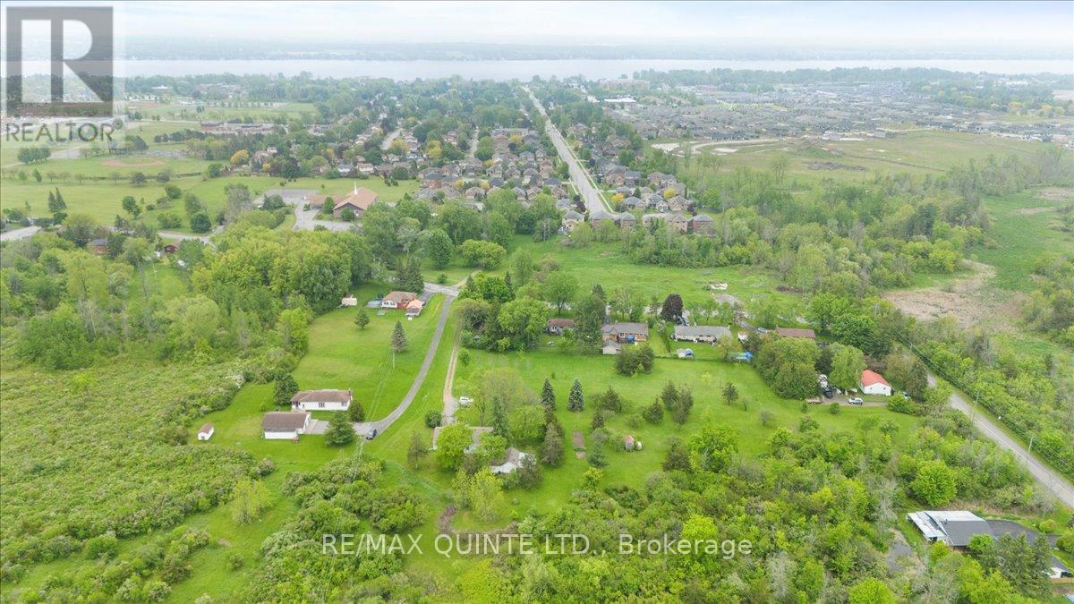 404 Bridge Street W, Belleville, Ontario  K8N 4Z2 - Photo 5 - X12441864