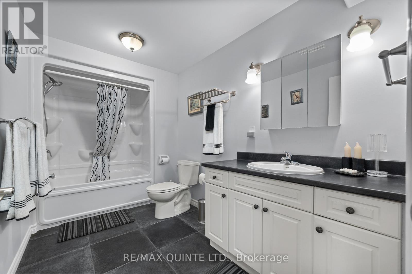 7 Chestnut Drive, Belleville, Ontario  K8N 0M9 - Photo 31 - X12442853