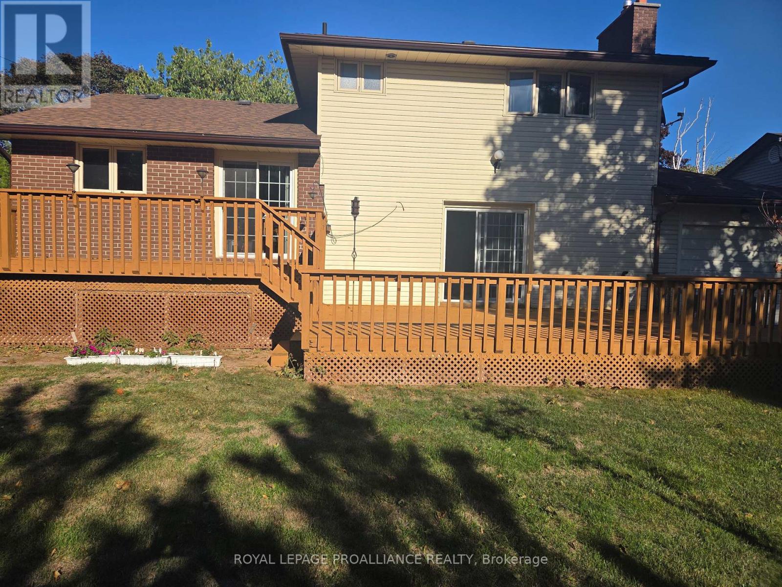 41 Hope Crescent, Belleville, Ontario  K8P 4S3 - Photo 2 - X12443099