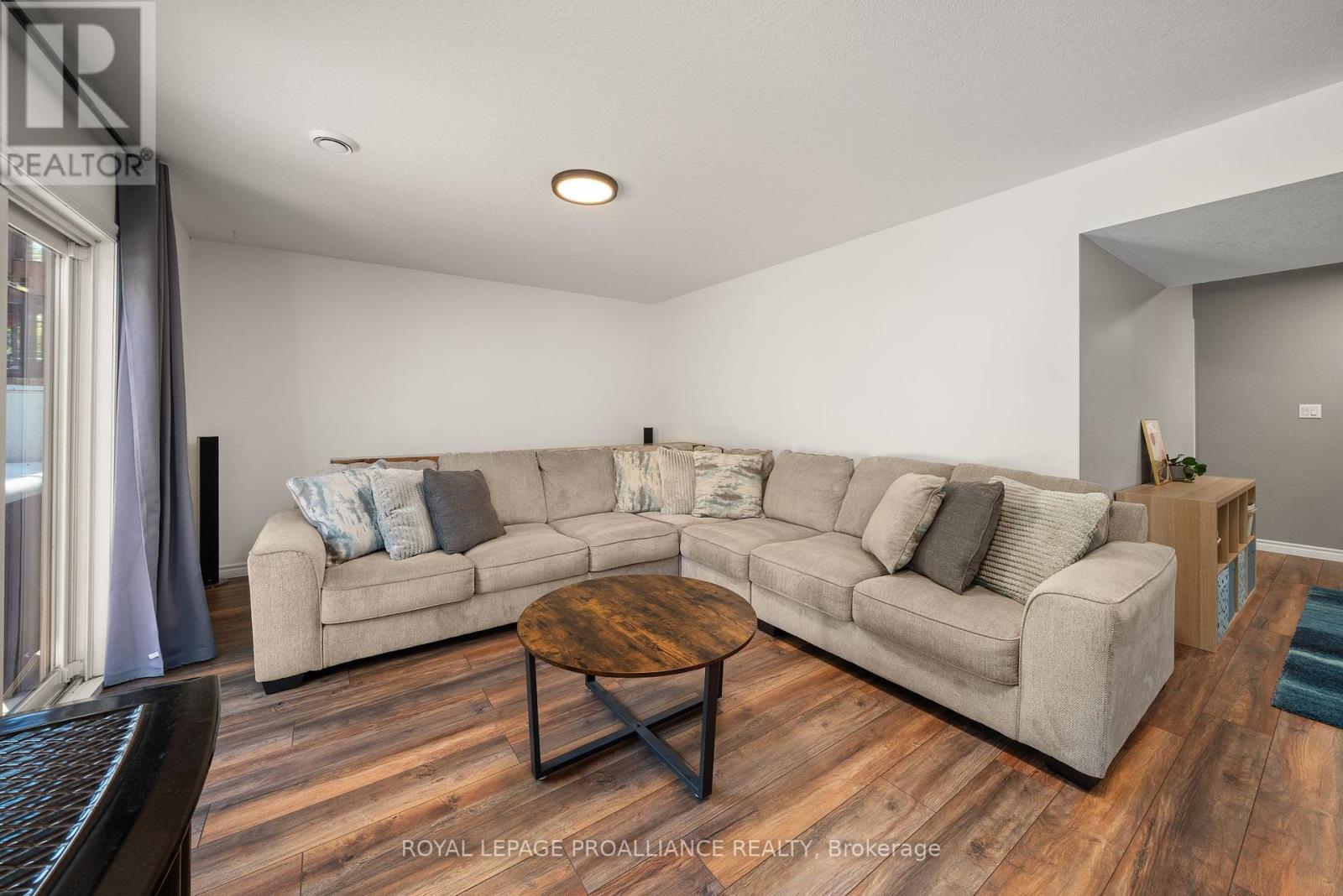 16 Kyle Court, Quinte West, Ontario  K0K 2C0 - Photo 22 - X12443241