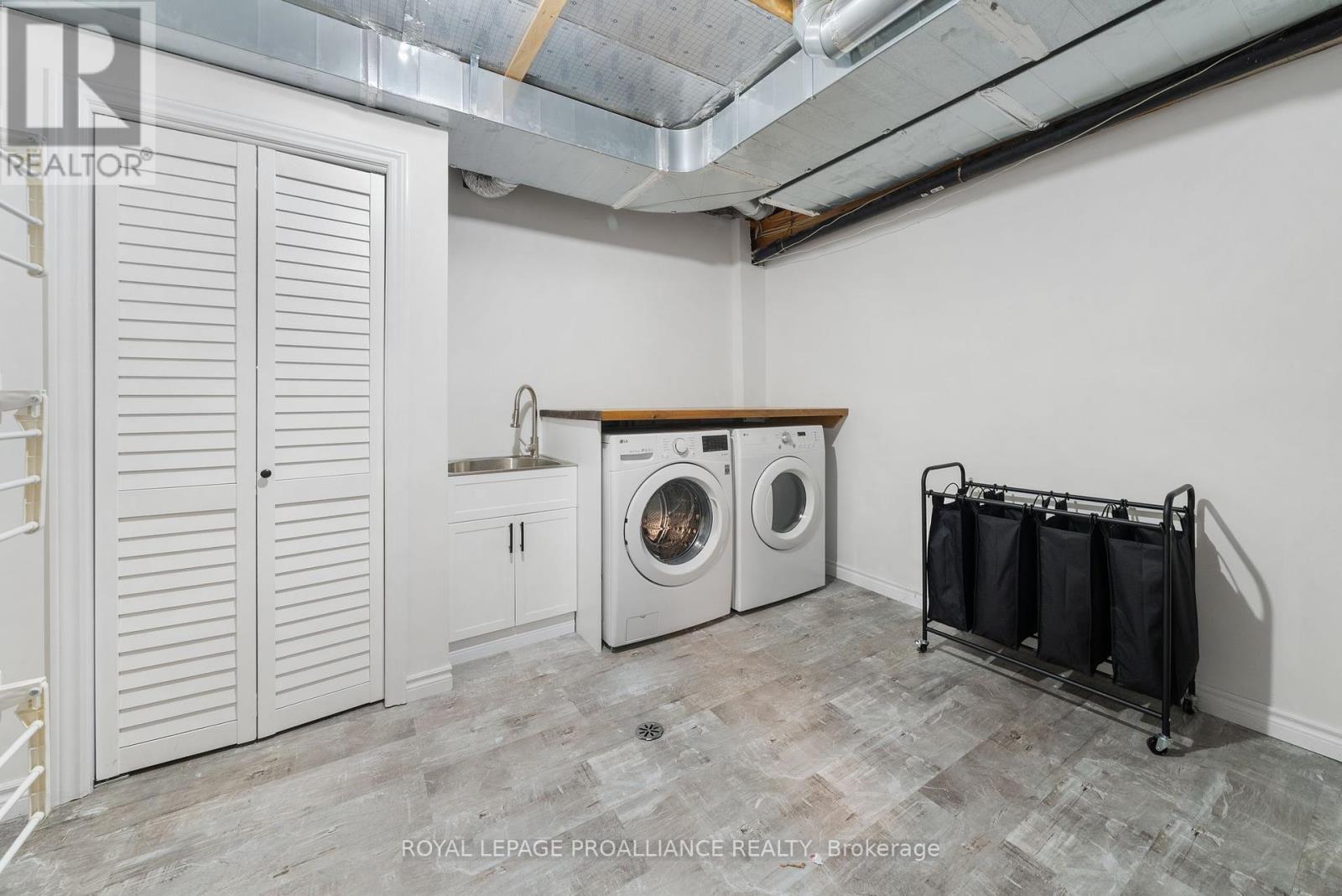 16 Kyle Court, Quinte West, Ontario  K0K 2C0 - Photo 30 - X12443241