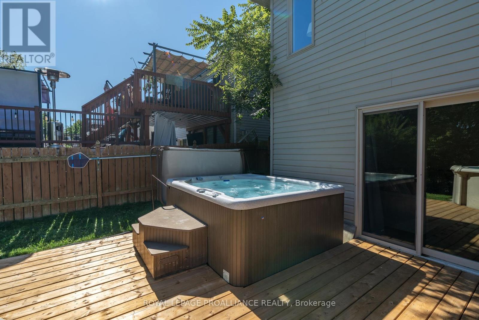 16 Kyle Court, Quinte West, Ontario  K0K 2C0 - Photo 39 - X12443241