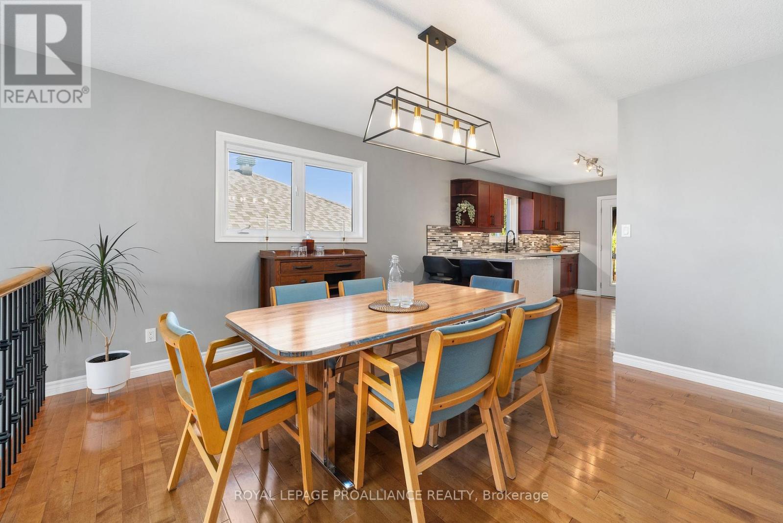 16 Kyle Court, Quinte West, Ontario  K0K 2C0 - Photo 7 - X12443241
