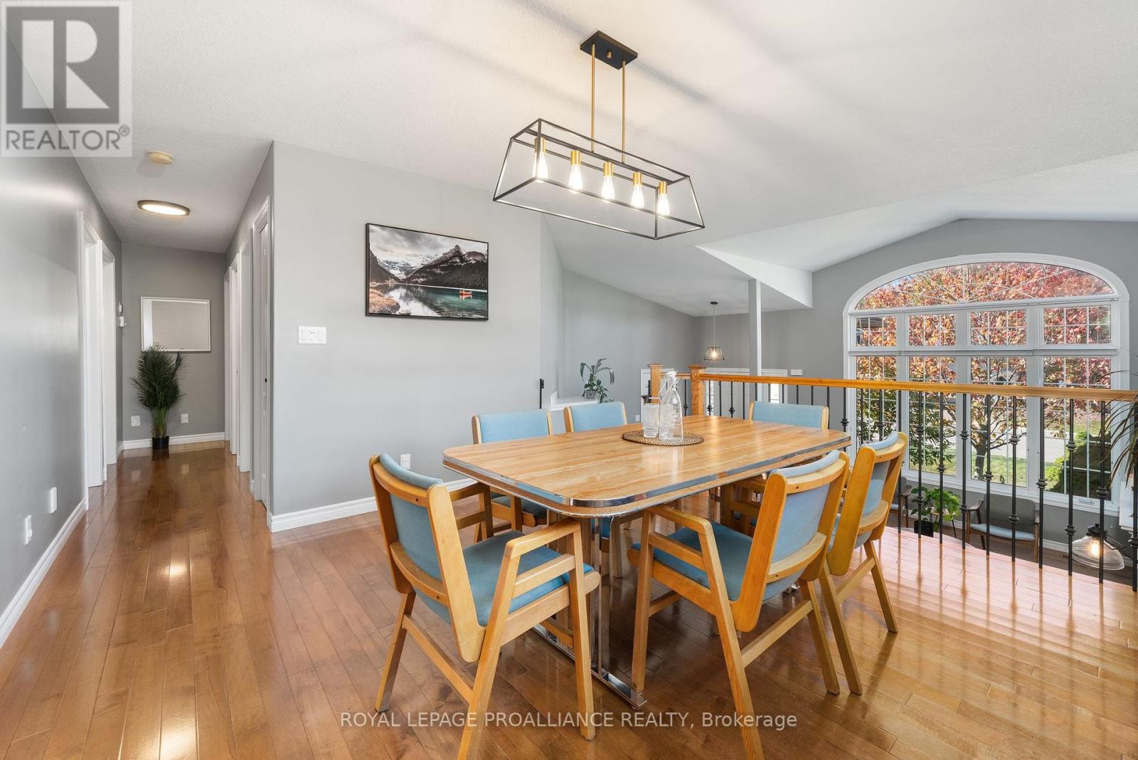 16 Kyle Court, Quinte West, Ontario  K0K 2C0 - Photo 8 - X12443241