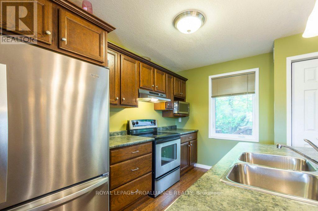 79 Duncan Street, Centre Hastings, Ontario  K0K 2K0 - Photo 11 - X12443342