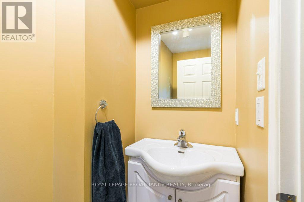 79 Duncan Street, Centre Hastings, Ontario  K0K 2K0 - Photo 26 - X12443342