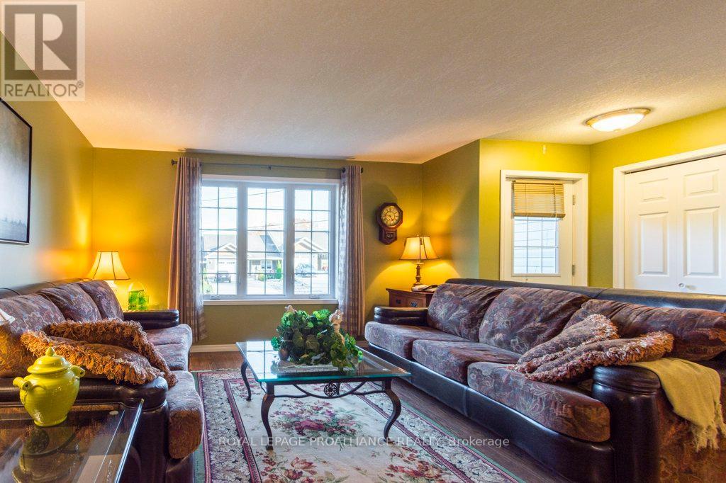 79 Duncan Street, Centre Hastings, Ontario  K0K 2K0 - Photo 8 - X12443342