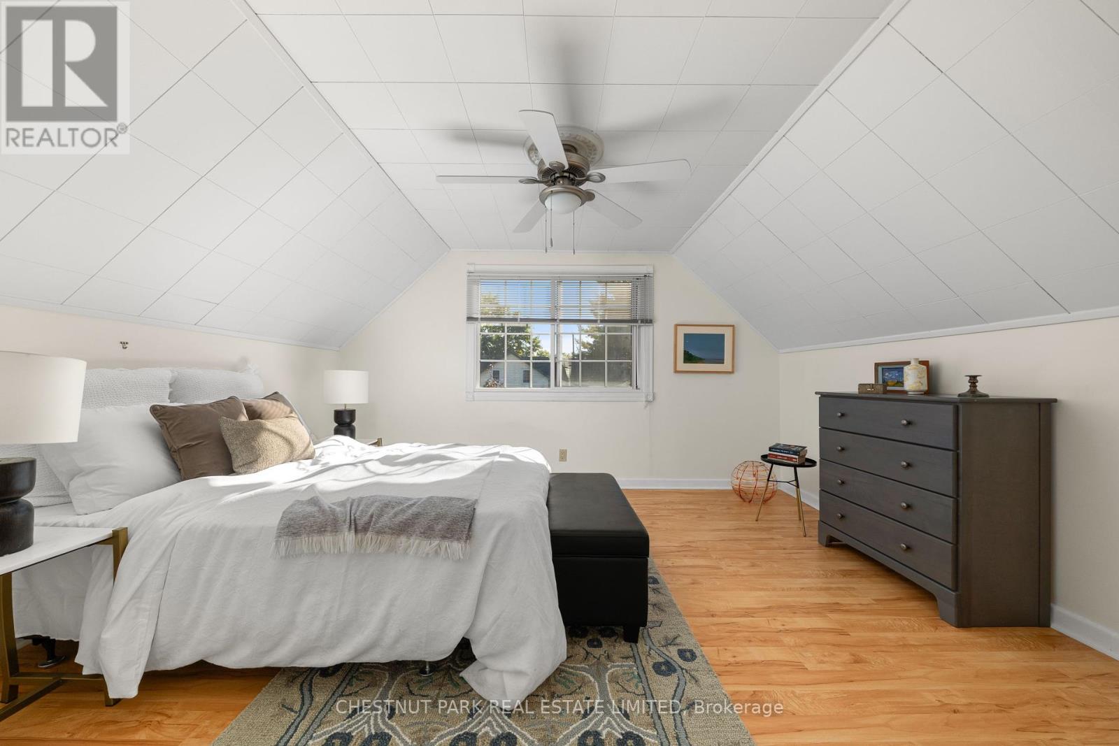 4 Elm Street, Prince Edward County, Ontario  K0K 2T0 - Photo 16 - X12443575