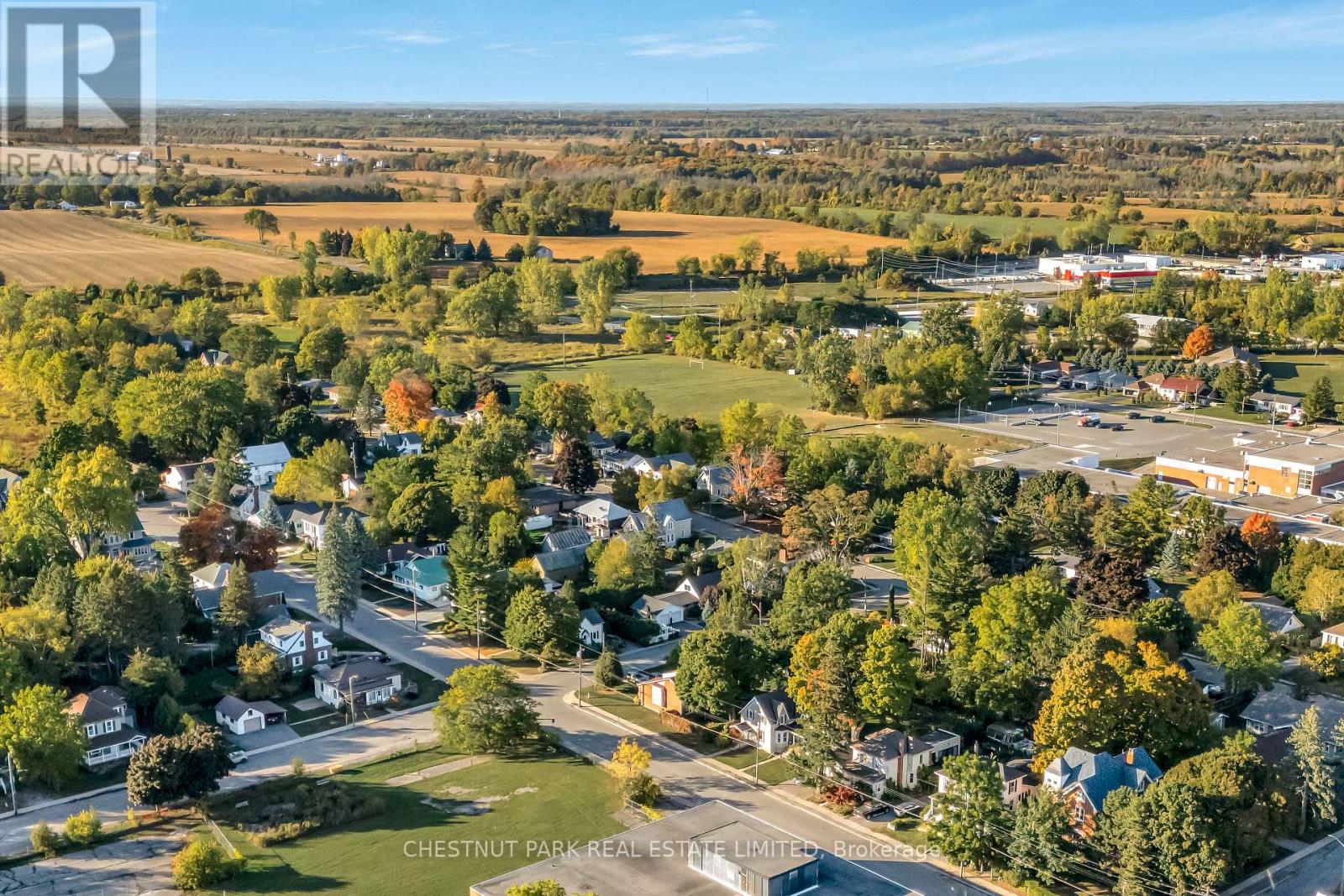 4 Elm Street, Prince Edward County, Ontario  K0K 2T0 - Photo 2 - X12443575