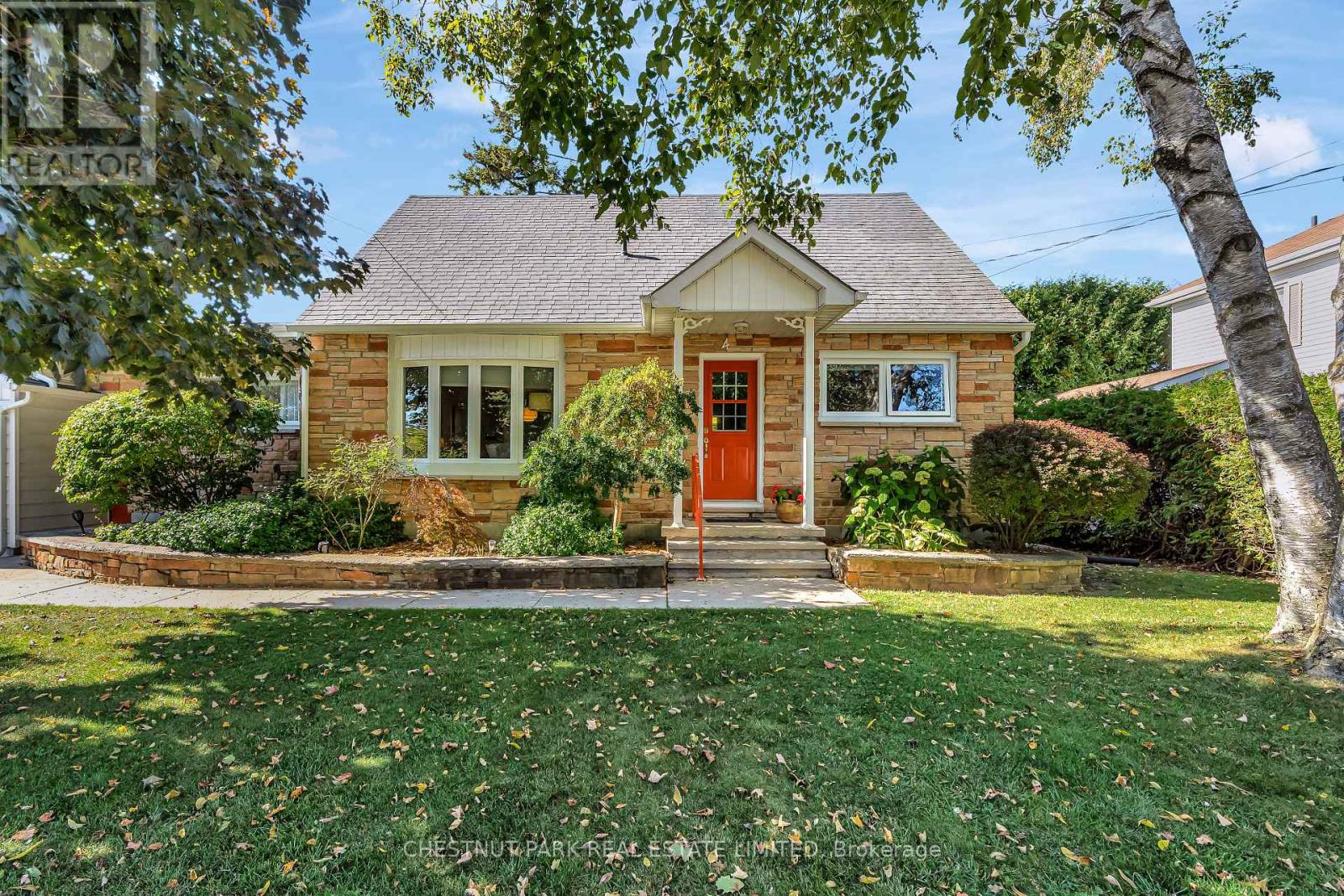 4 Elm Street, Prince Edward County, Ontario  K0K 2T0 - Photo 5 - X12443575