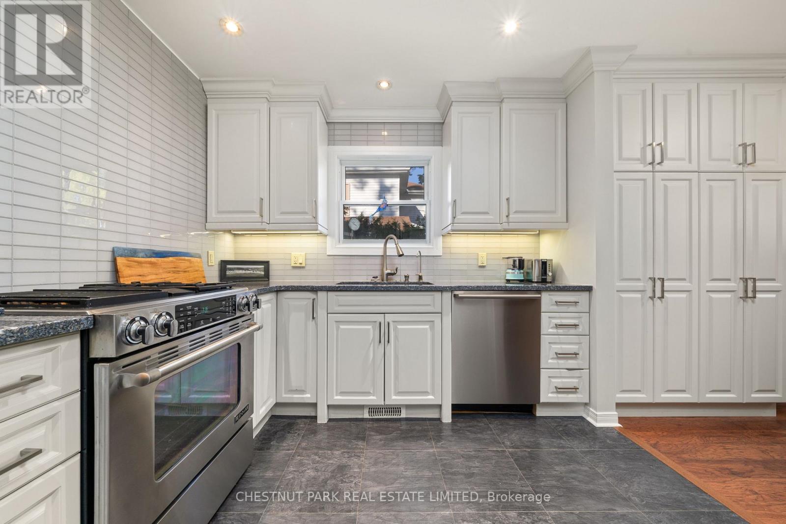 4 Elm Street, Prince Edward County, Ontario  K0K 2T0 - Photo 9 - X12443575