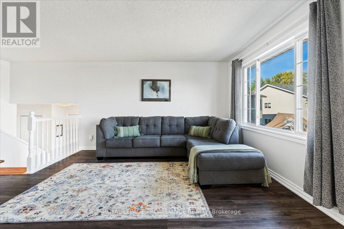 8 Lake Court, Belleville, Ontario  K8P 5M8 - Photo 13 - X12443995