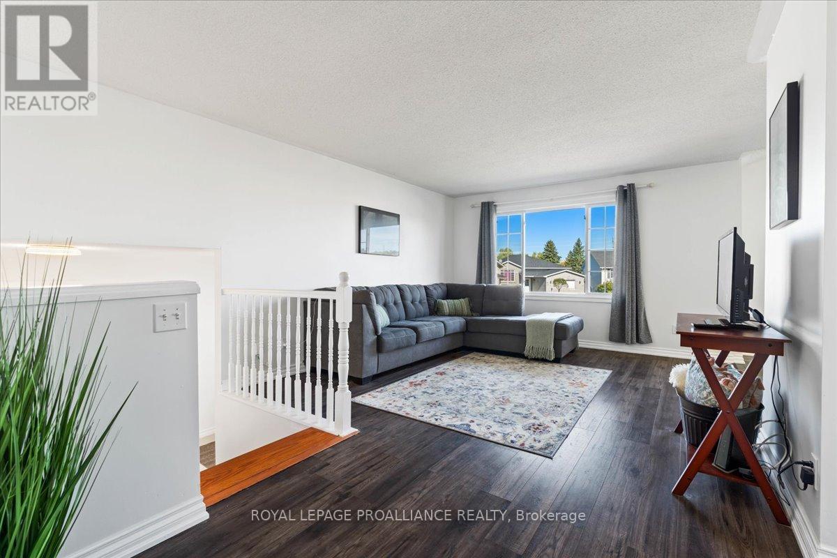 8 Lake Court, Belleville, Ontario  K8P 5M8 - Photo 16 - X12443995