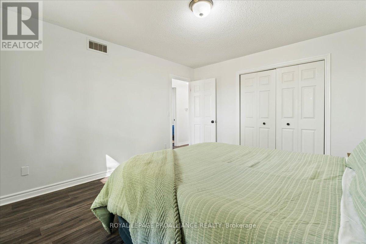 8 Lake Court, Belleville, Ontario  K8P 5M8 - Photo 19 - X12443995