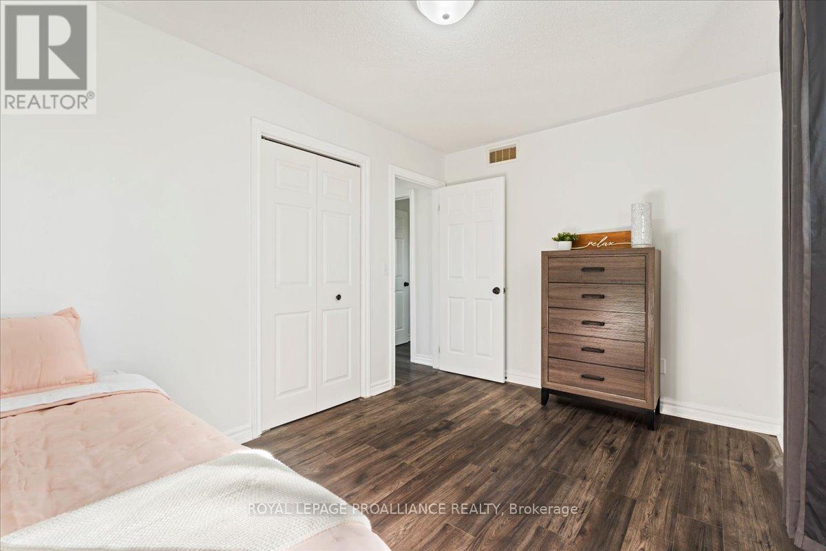 8 Lake Court, Belleville, Ontario  K8P 5M8 - Photo 21 - X12443995
