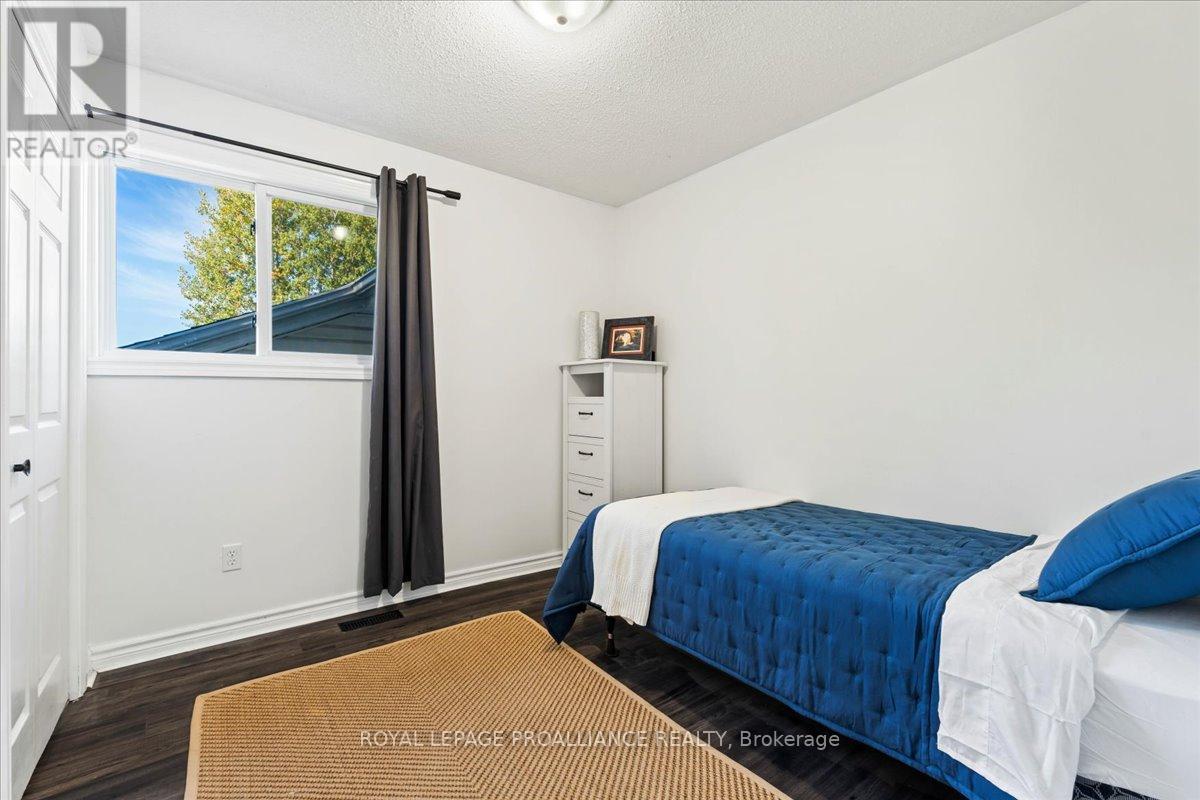 8 Lake Court, Belleville, Ontario  K8P 5M8 - Photo 22 - X12443995
