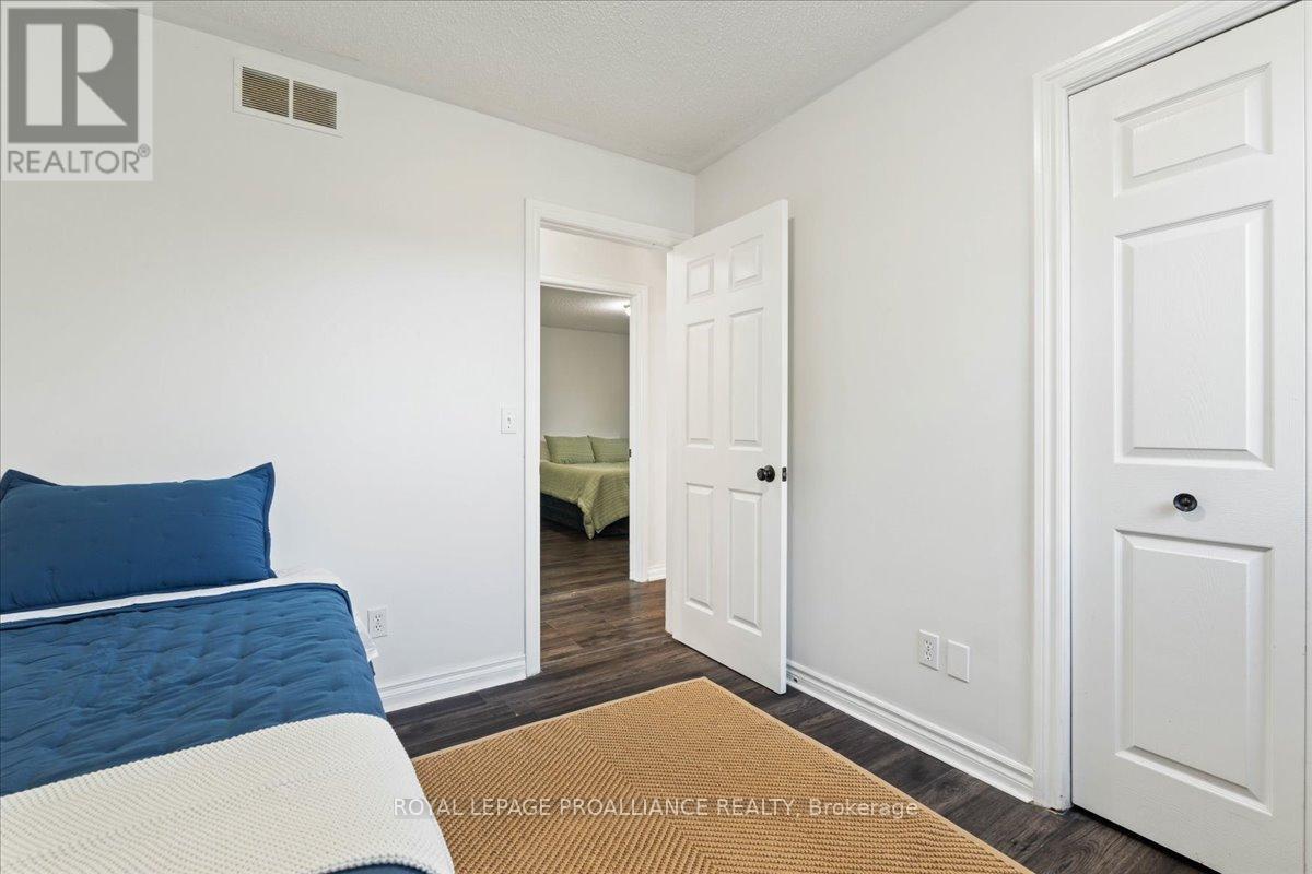 8 Lake Court, Belleville, Ontario  K8P 5M8 - Photo 23 - X12443995