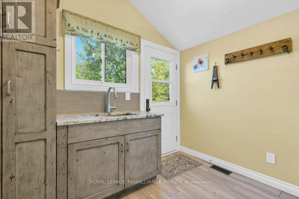 563 Flying Club Road, Quinte West, Ontario  K0K 3E0 - Photo 21 - X12444070