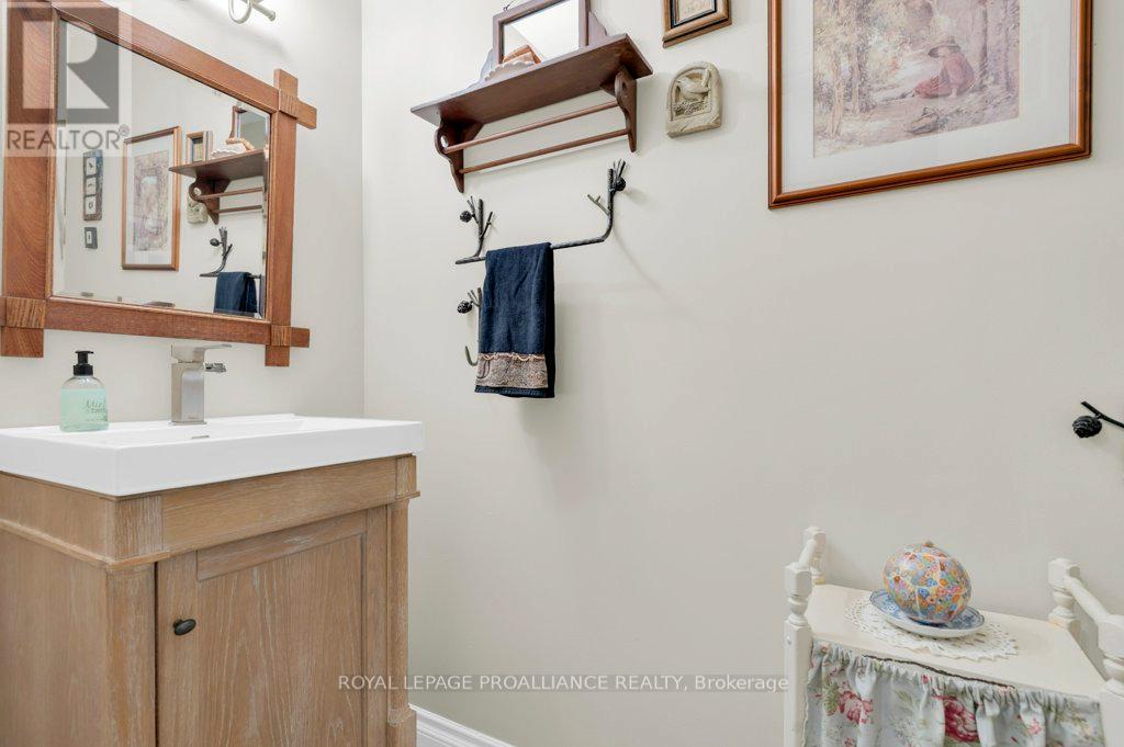 563 Flying Club Road, Quinte West, Ontario  K0K 3E0 - Photo 22 - X12444070
