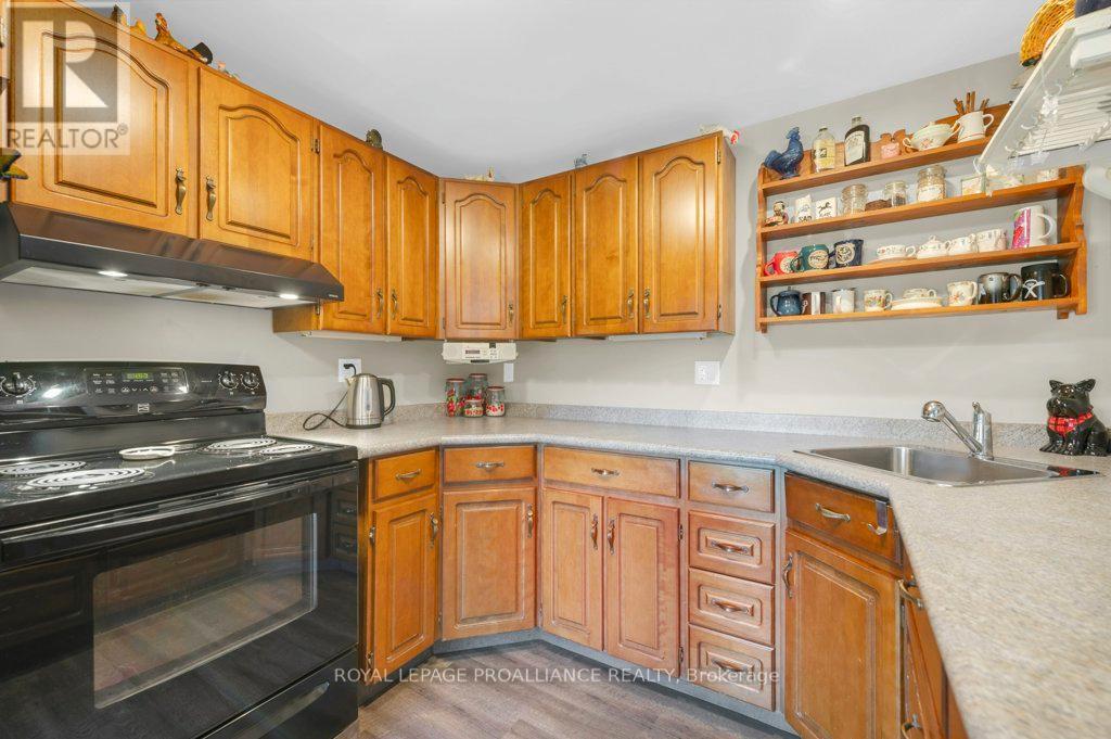563 Flying Club Road, Quinte West, Ontario  K0K 3E0 - Photo 31 - X12444070