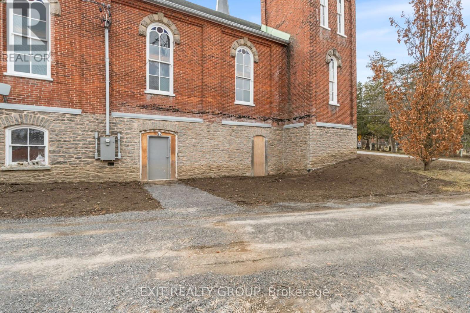 44 Union Road, Prince Edward County, Ontario  K8N 4Z7 - Photo 12 - X12444073