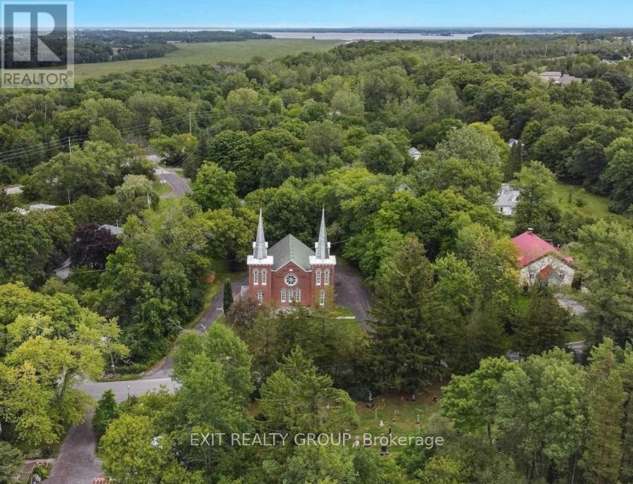 44 Union Road, Prince Edward County, Ontario  K8N 4Z7 - Photo 2 - X12444073