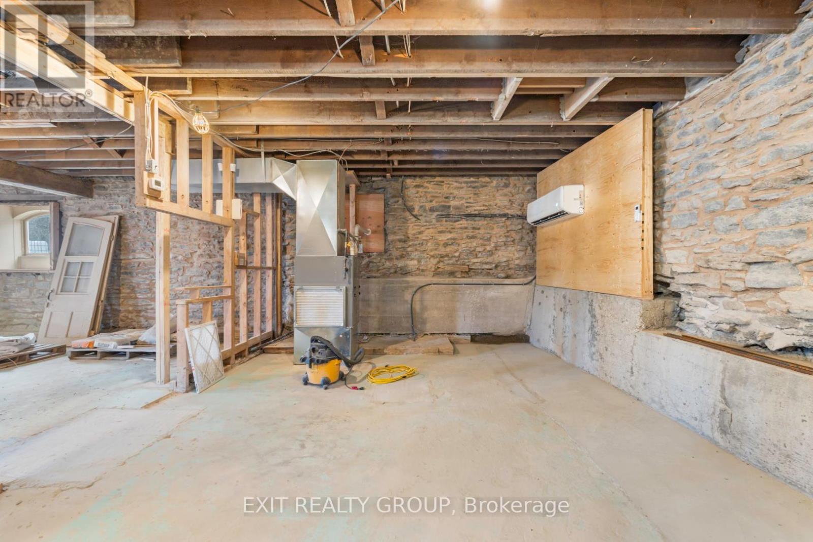 44 Union Road, Prince Edward County, Ontario  K8N 4Z7 - Photo 26 - X12444073