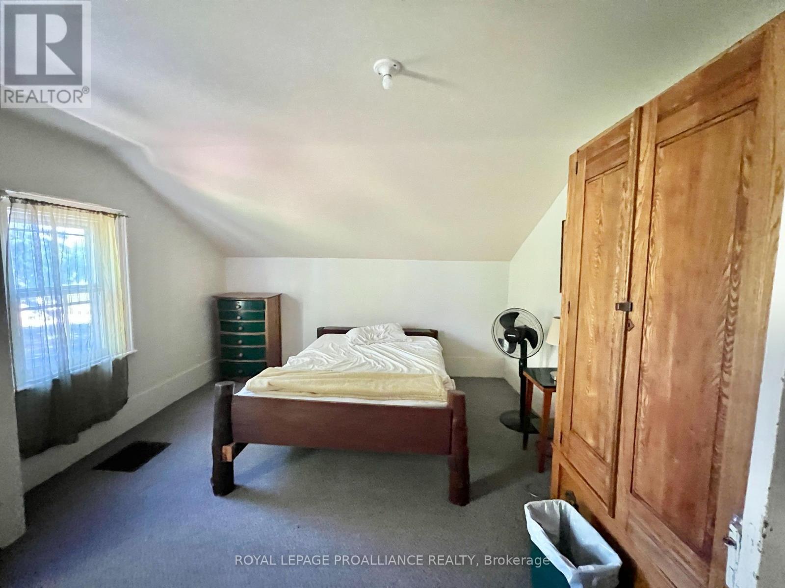 34 Owen Lane, Prince Edward County, Ontario  K0K 1W0 - Photo 10 - X12444226