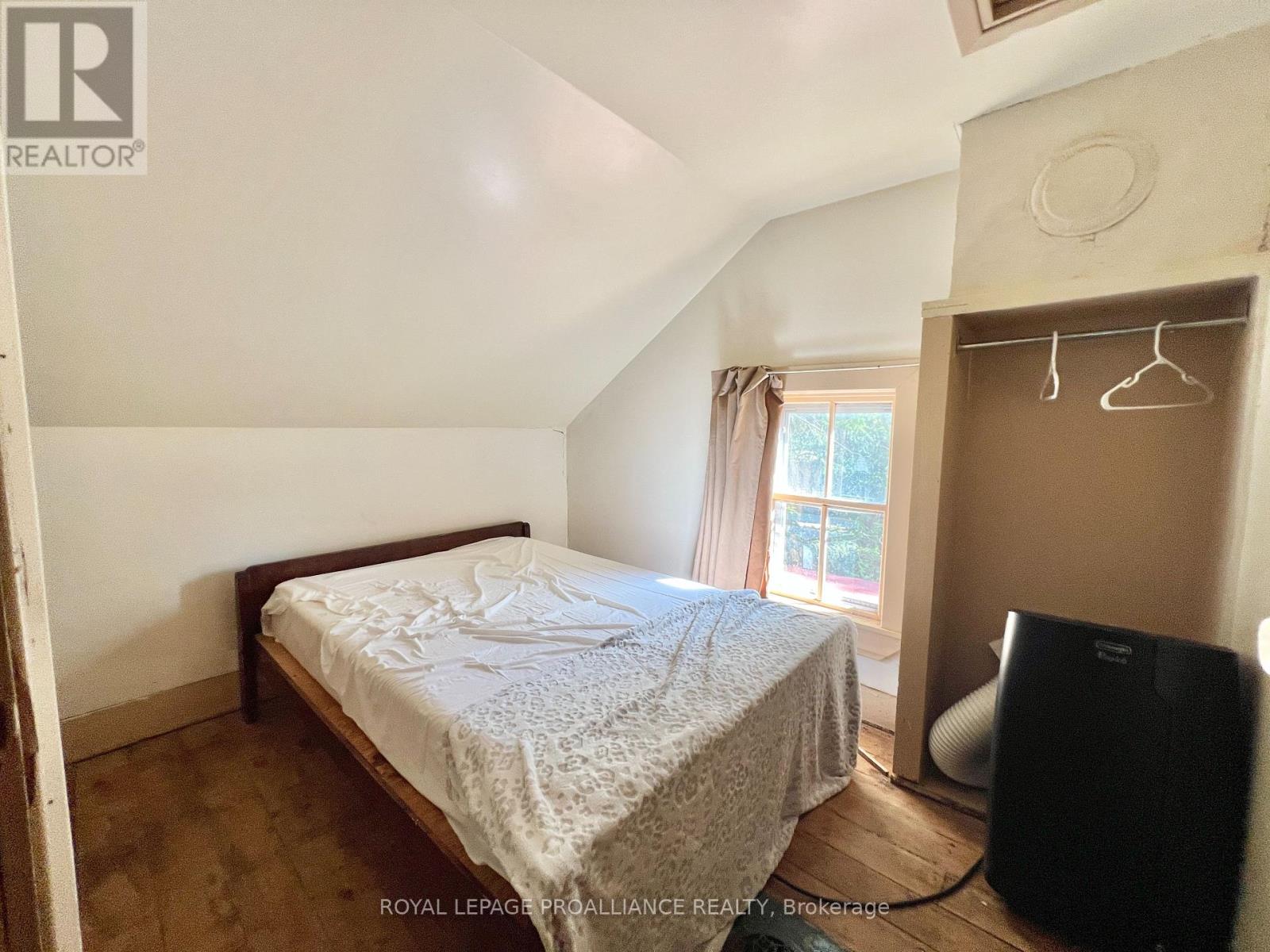 34 Owen Lane, Prince Edward County, Ontario  K0K 1W0 - Photo 13 - X12444226