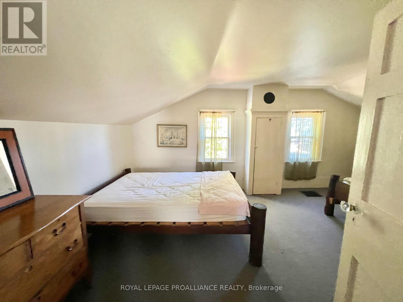 34 Owen Lane, Prince Edward County, Ontario  K0K 1W0 - Photo 15 - X12444226