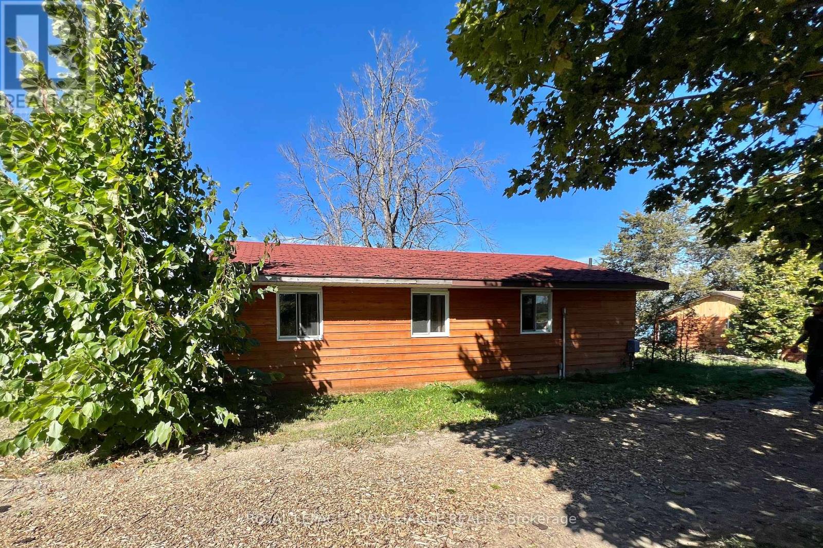 34 Owen Lane, Prince Edward County, Ontario  K0K 1W0 - Photo 30 - X12444226