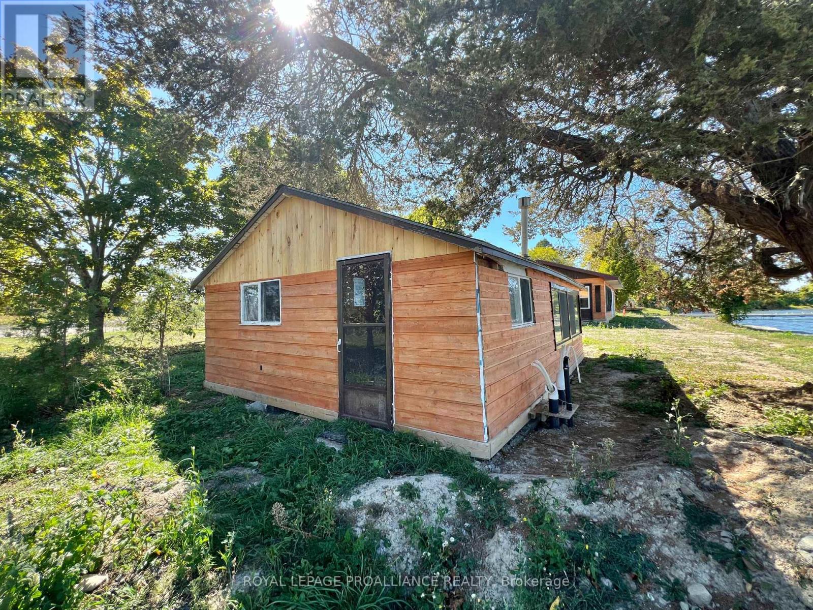 34 Owen Lane, Prince Edward County, Ontario  K0K 1W0 - Photo 31 - X12444226
