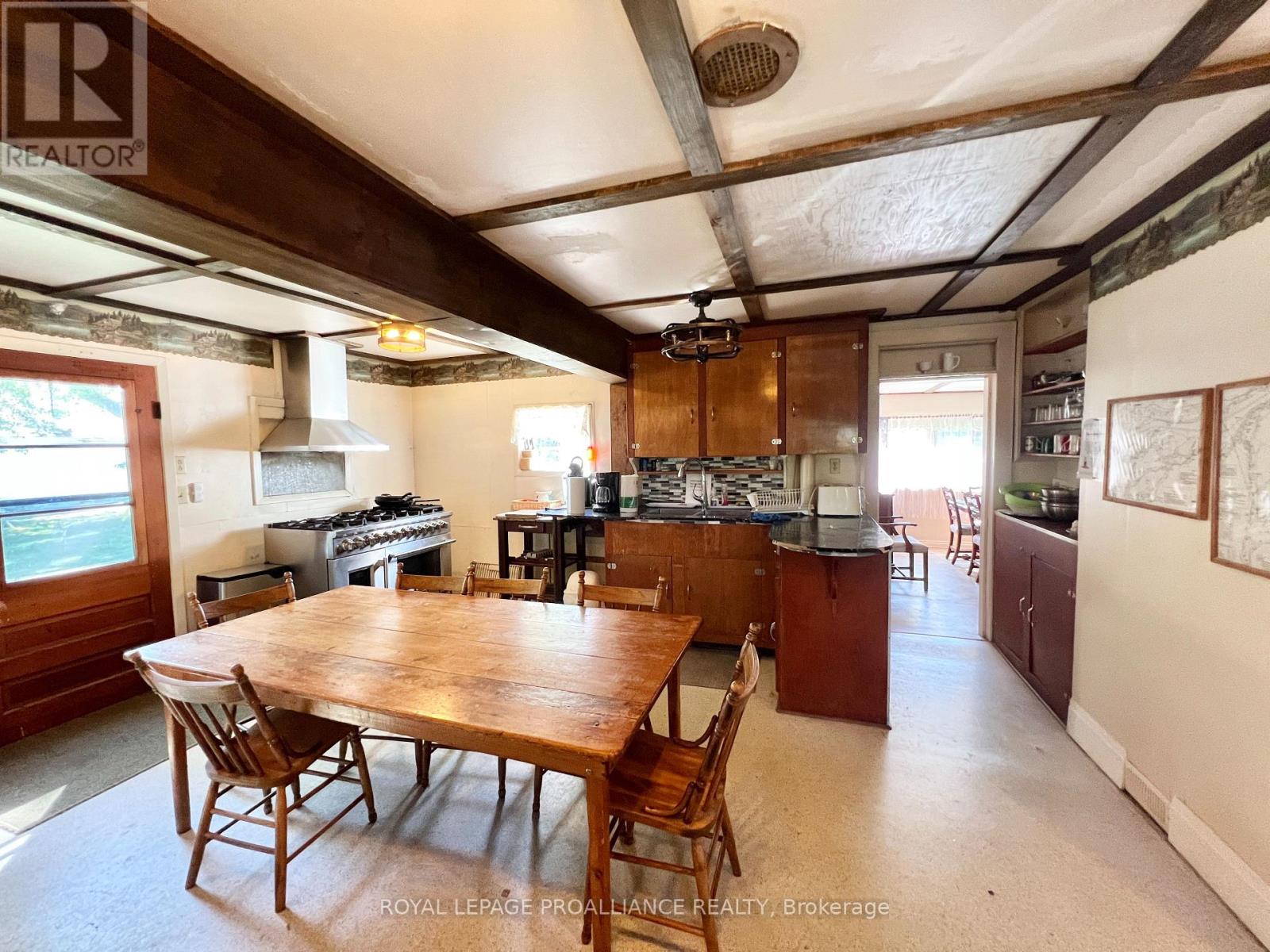 34 Owen Lane, Prince Edward County, Ontario  K0K 1W0 - Photo 4 - X12444226