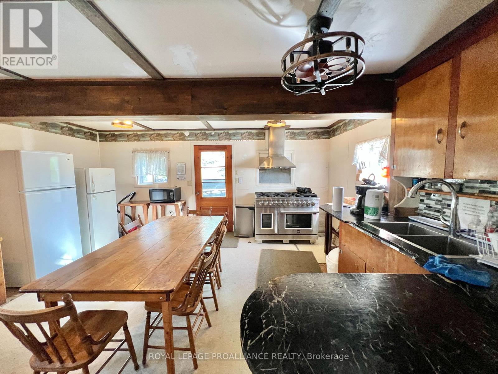 34 Owen Lane, Prince Edward County, Ontario  K0K 1W0 - Photo 5 - X12444226