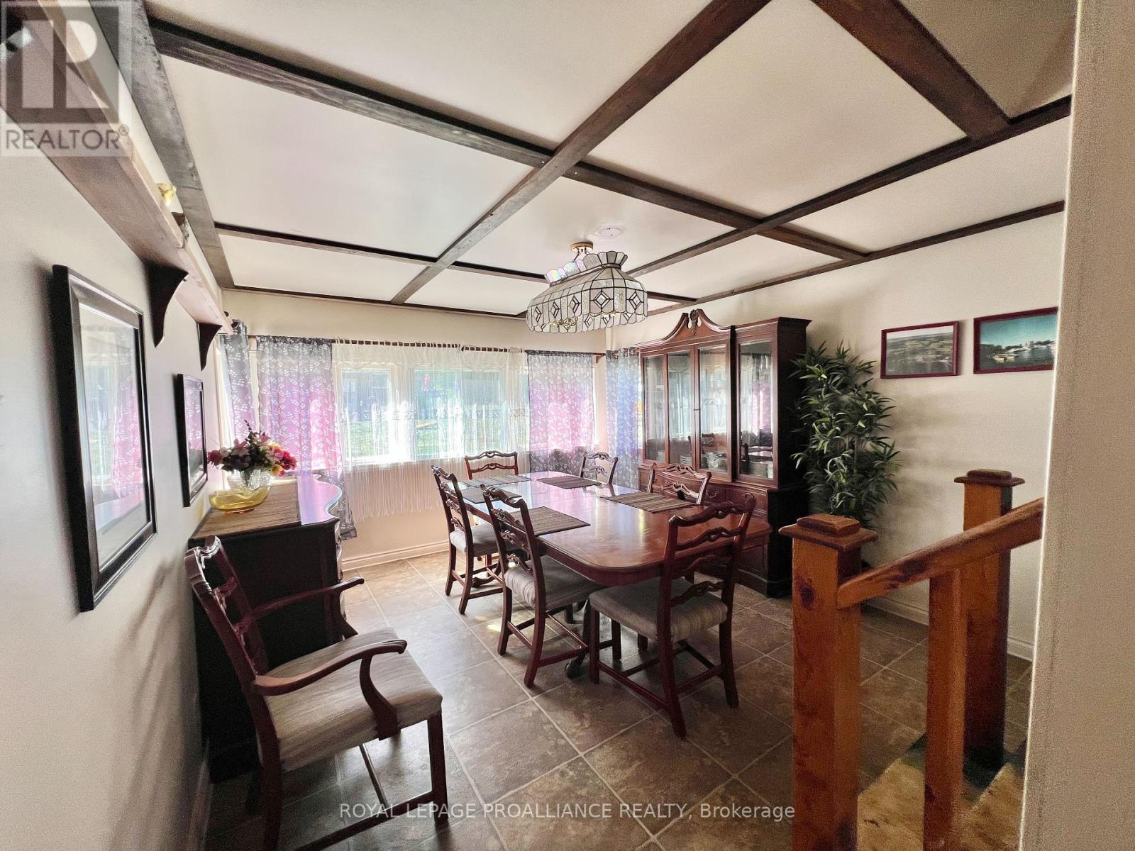 34 Owen Lane, Prince Edward County, Ontario  K0K 1W0 - Photo 6 - X12444226
