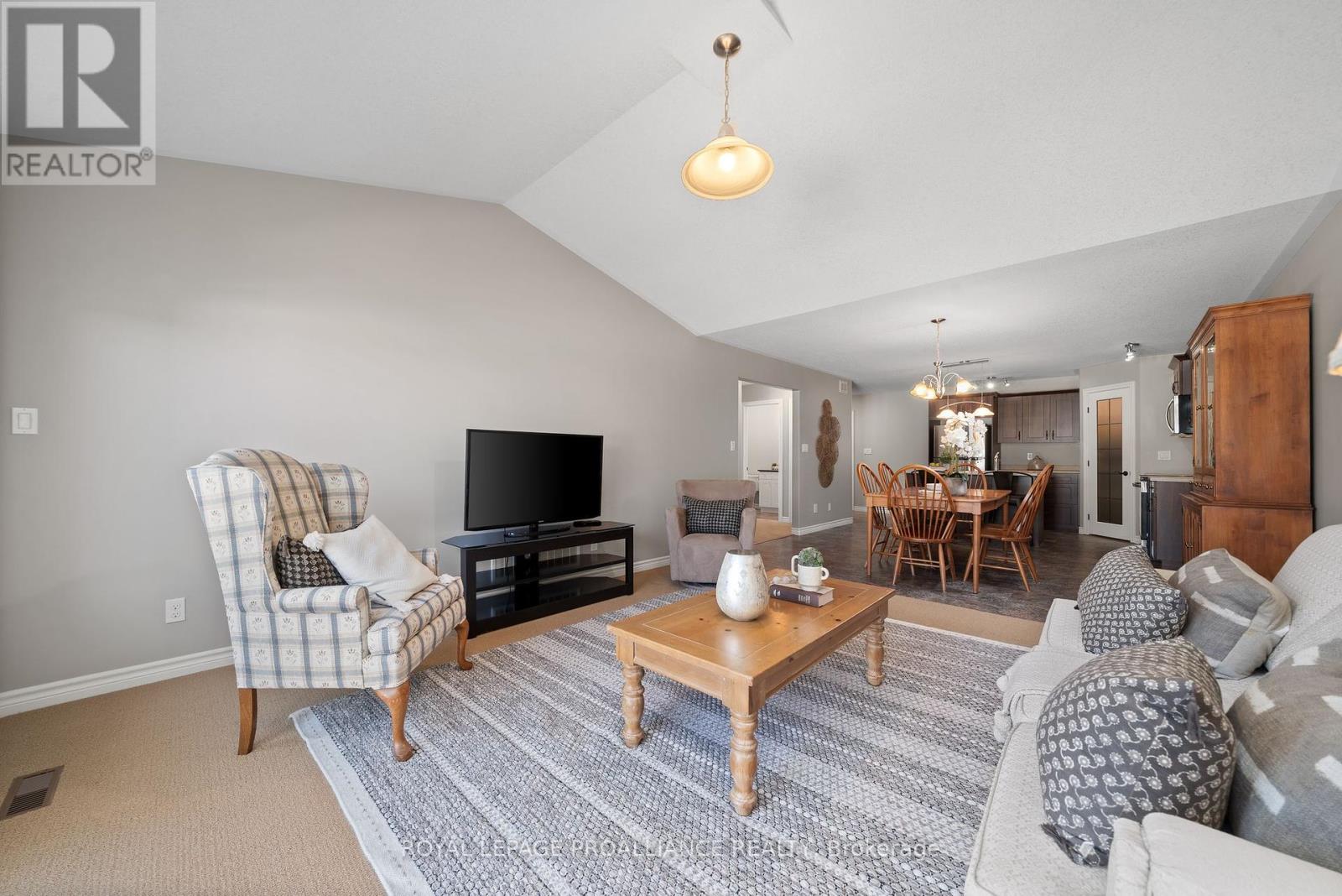 23 Chinook Street, Belleville, Ontario  K8P 0C6 - Photo 22 - X12444299