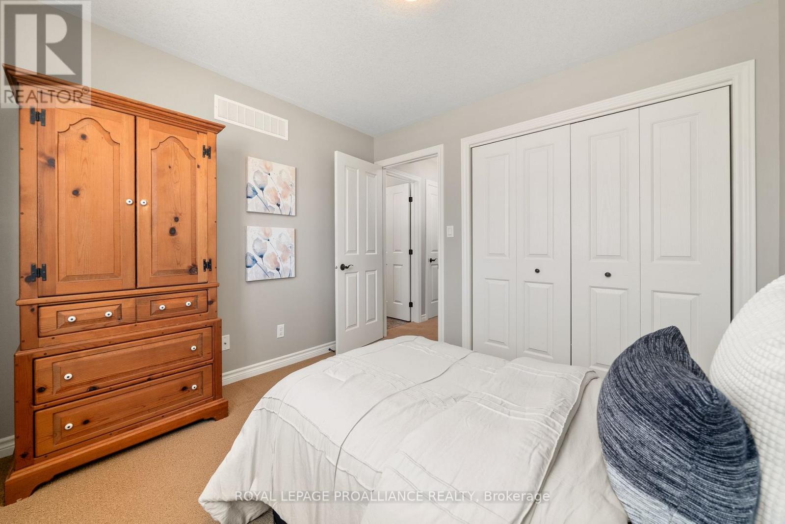 23 Chinook Street, Belleville, Ontario  K8P 0C6 - Photo 28 - X12444299