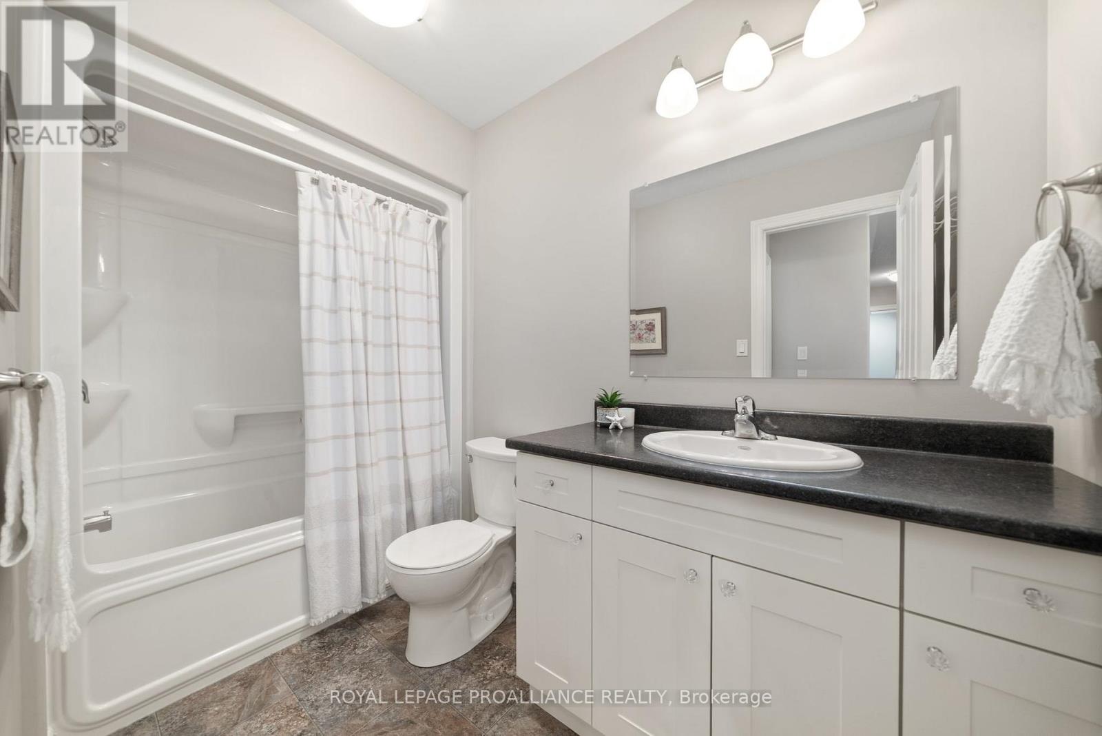 23 Chinook Street, Belleville, Ontario  K8P 0C6 - Photo 30 - X12444299