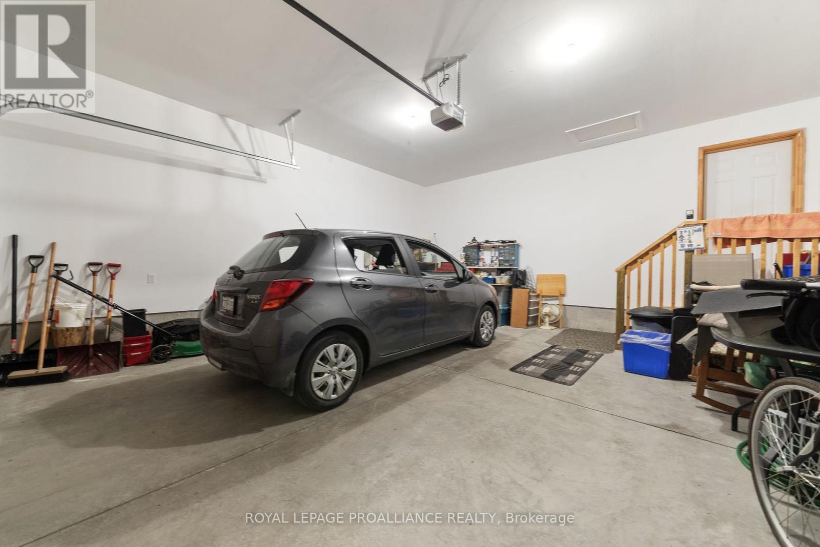 23 Chinook Street, Belleville, Ontario  K8P 0C6 - Photo 37 - X12444299