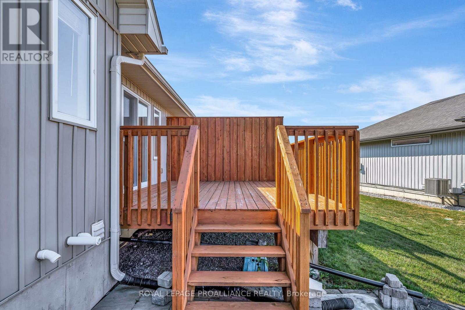 23 Chinook Street, Belleville, Ontario  K8P 0C6 - Photo 40 - X12444299