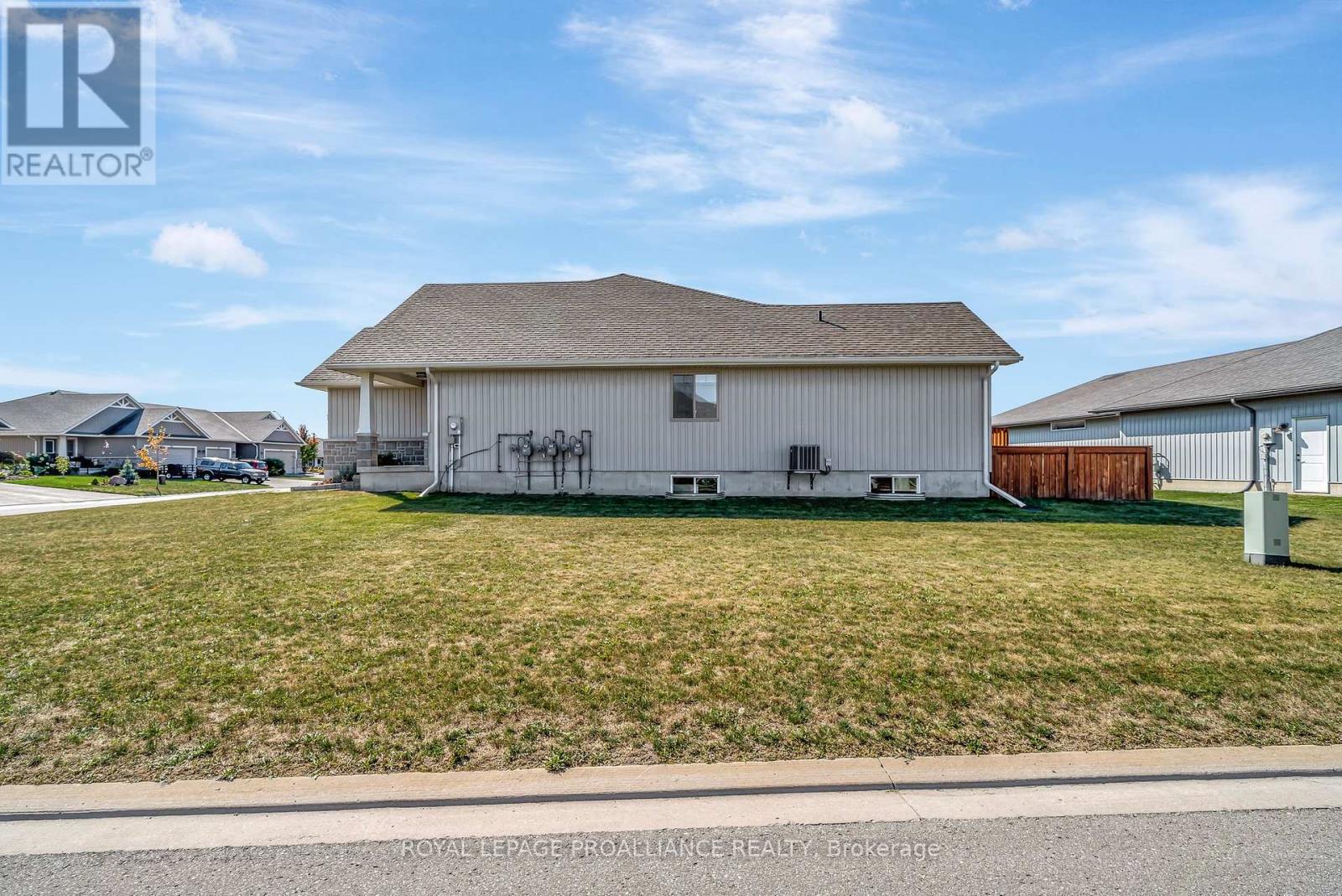 23 Chinook Street, Belleville, Ontario  K8P 0C6 - Photo 48 - X12444299