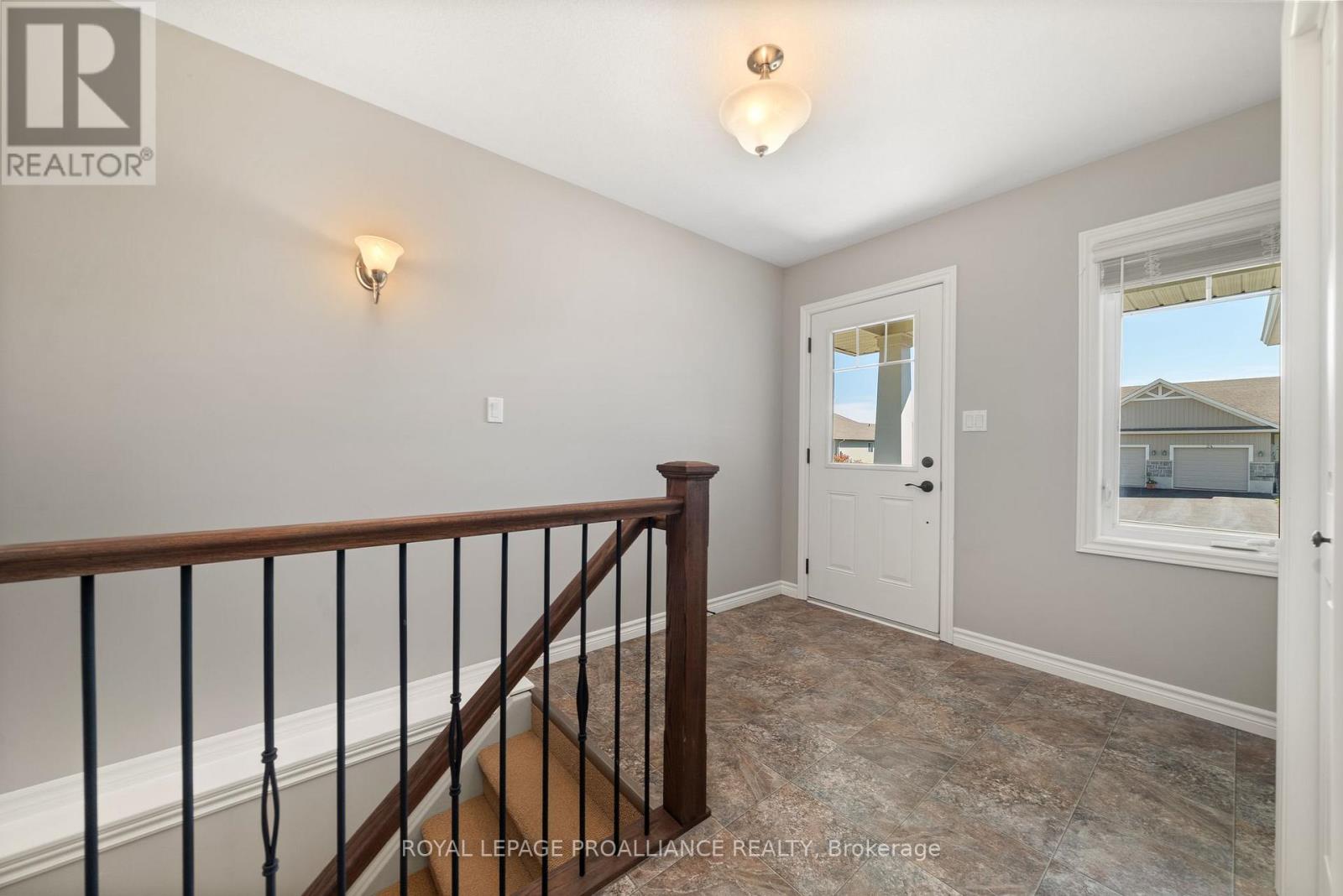 23 Chinook Street, Belleville, Ontario  K8P 0C6 - Photo 7 - X12444299