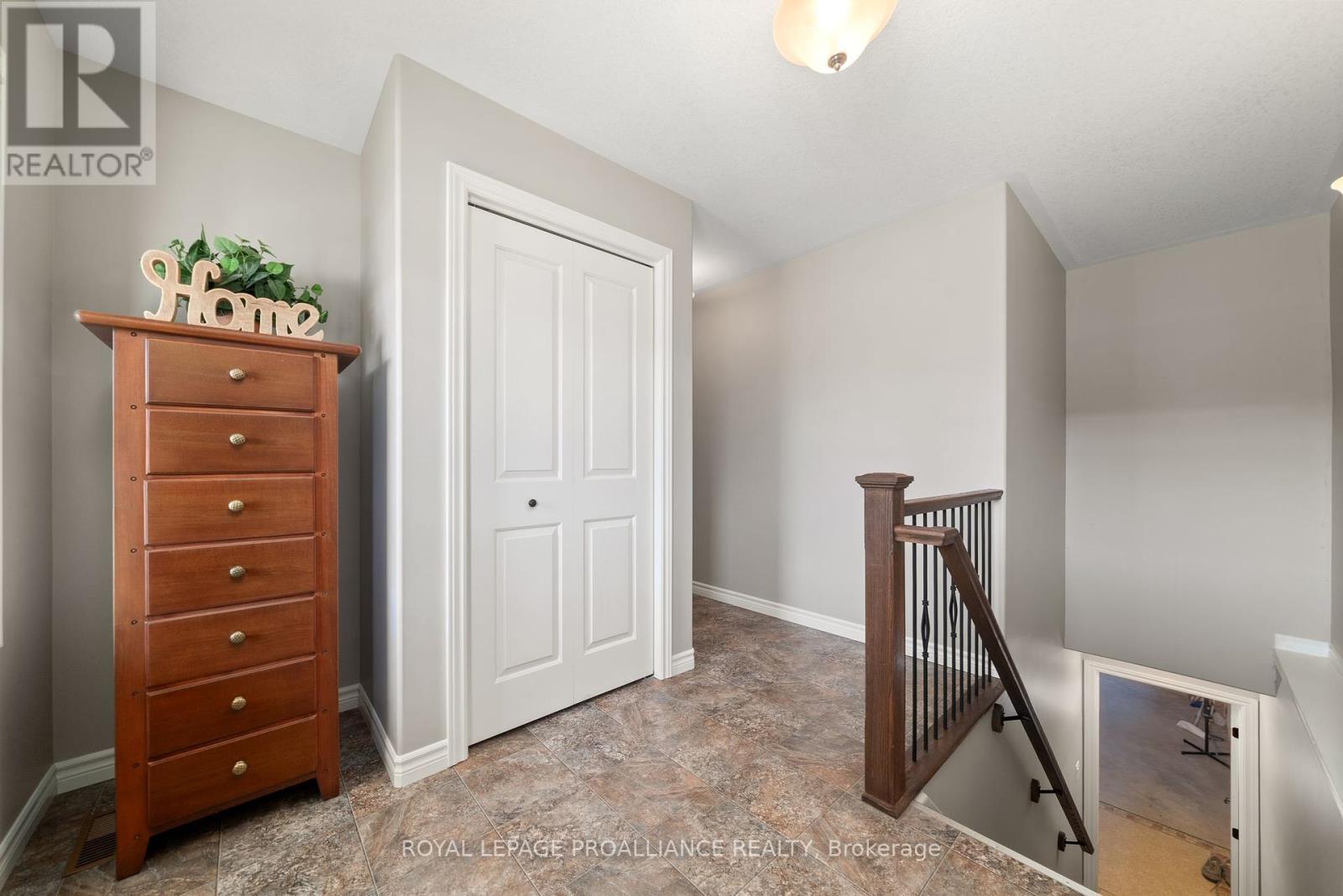 23 Chinook Street, Belleville, Ontario  K8P 0C6 - Photo 8 - X12444299