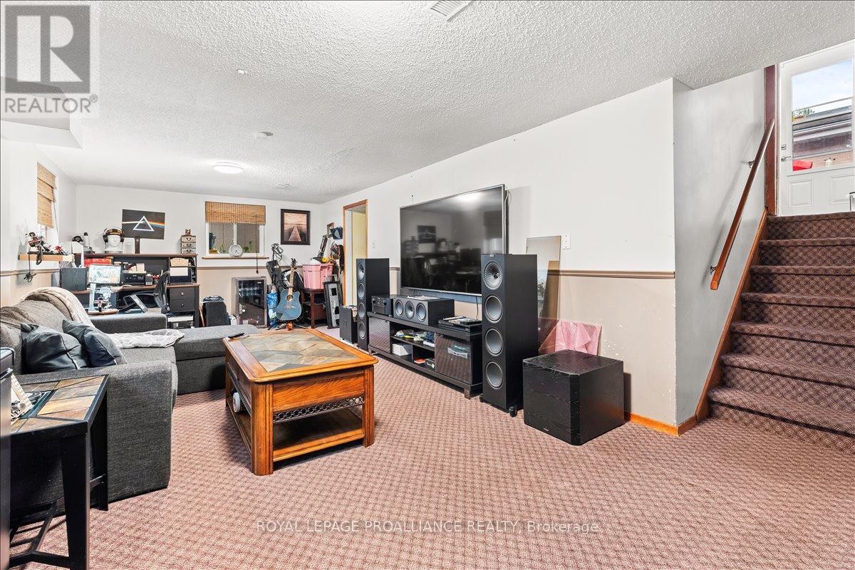 23 Alfred Drive, Belleville, Ontario  K8N 4M6 - Photo 17 - X12445691