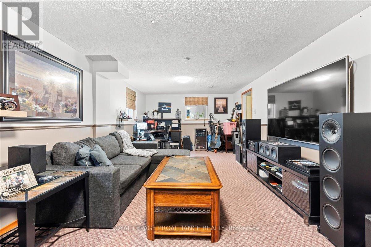 23 Alfred Drive, Belleville, Ontario  K8N 4M6 - Photo 18 - X12445691