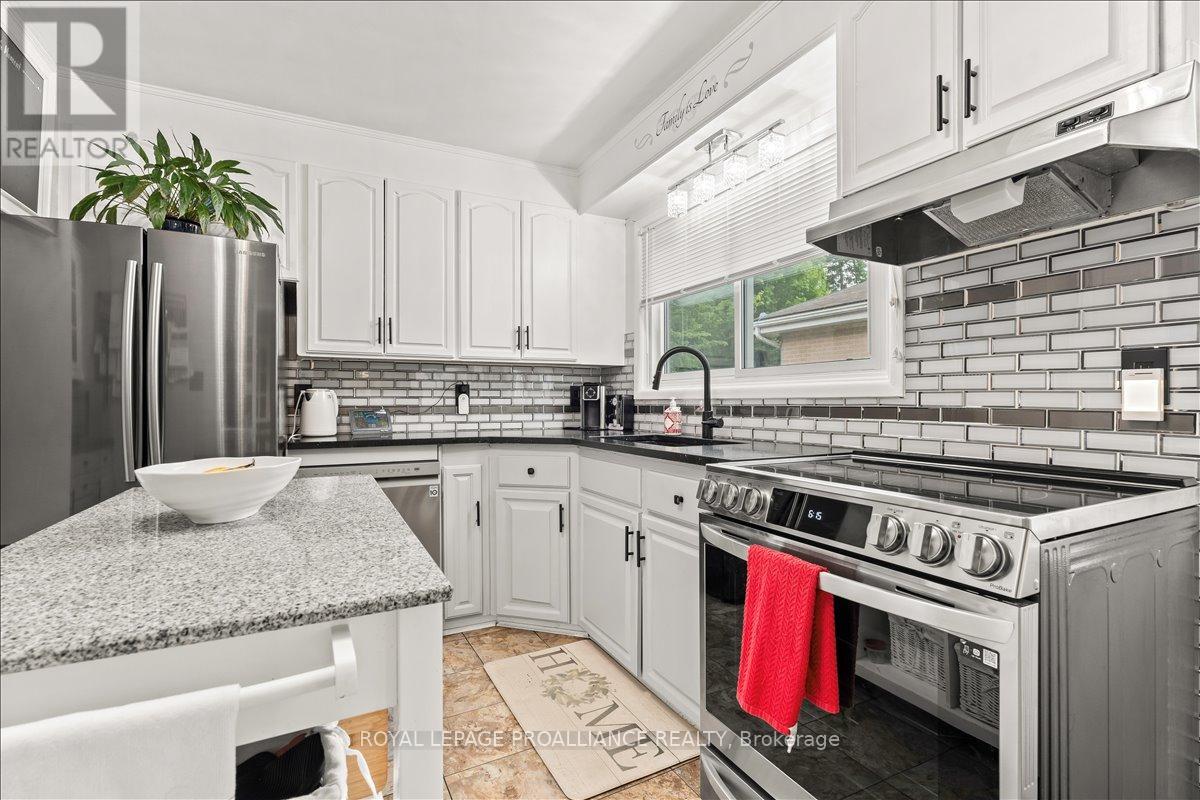23 Alfred Drive, Belleville, Ontario  K8N 4M6 - Photo 2 - X12445691